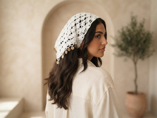Foulard Crochet Blanc & Pièces Dorées Antiques — Bandana Artisanal Marocain