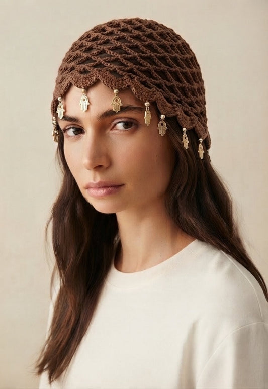 Bonnet au crochet à breloques Main de Fatma — Brun Terre