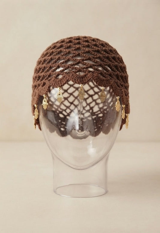 Bonnet au crochet à breloques Main de Fatma — Brun Terre