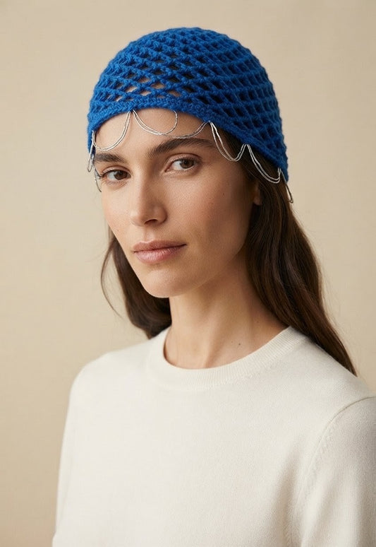 Bonnet au crochet à festons argentés — Bleu Roi