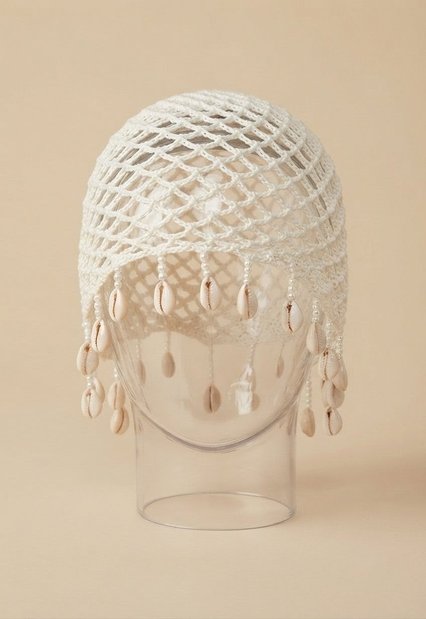 Calotte au crochet à cauris et perles — Blanc Nacré